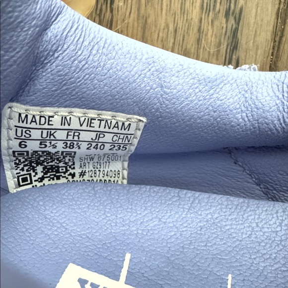 Adidas big kid size 6 south park towel glow in dark sneakers - Picture 8 of 10